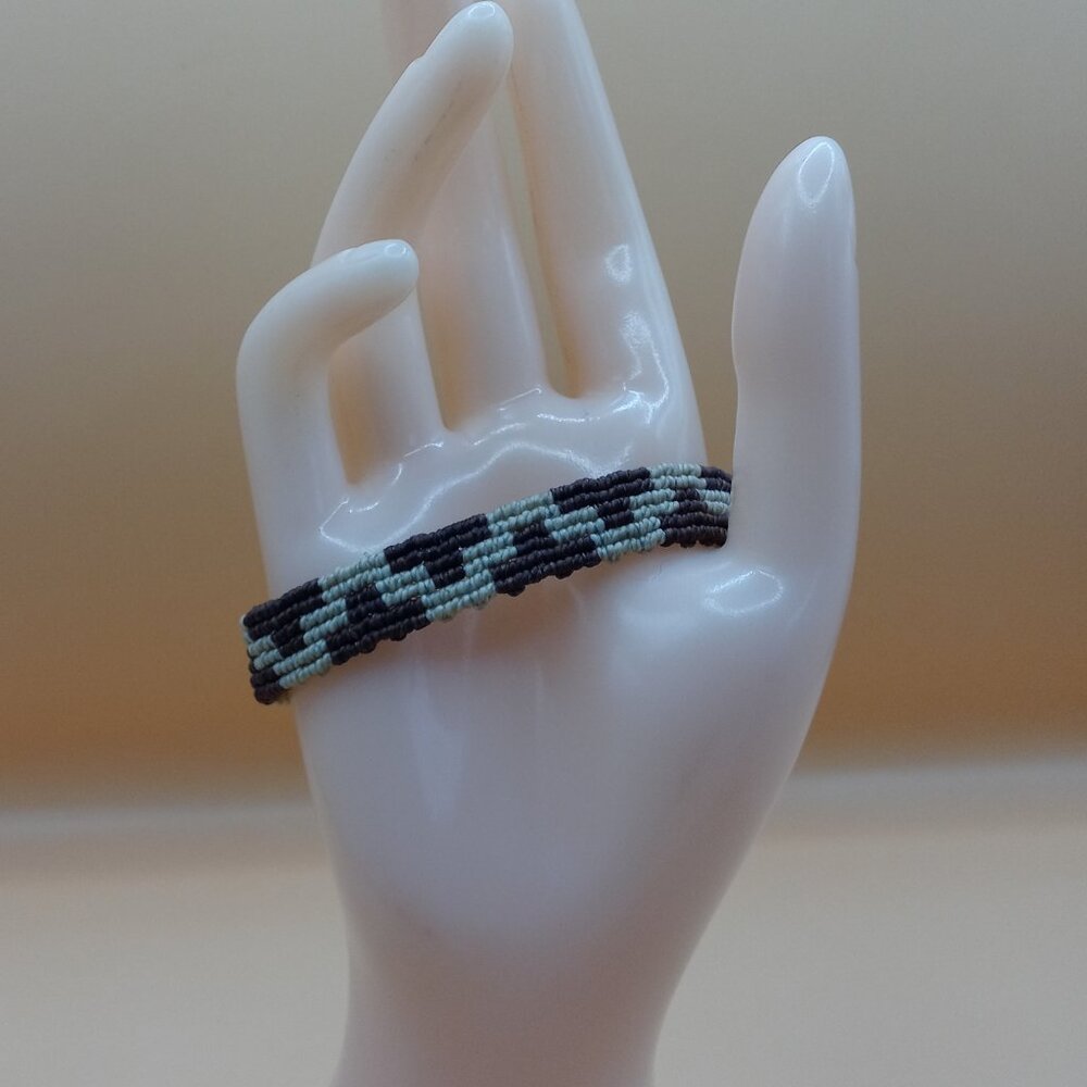 Unisex Woven Macramé Thread Bracelet Square Design Andean Crafts